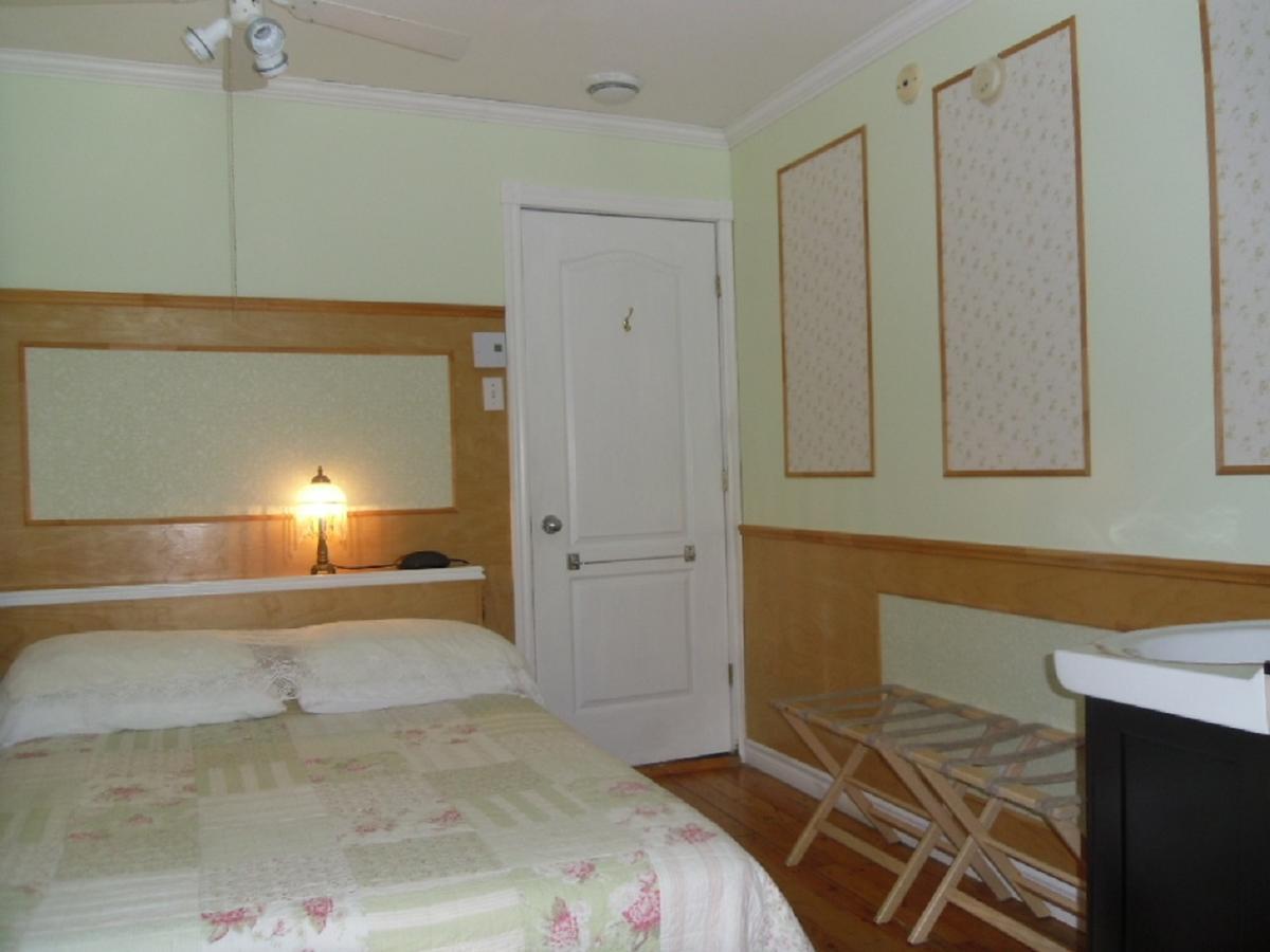 Auberge Des Cevennes L'Anse-Saint-Jean Ngoại thất bức ảnh